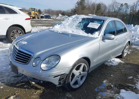 2009 Mercedes-Benz E 350 4Matic z USA, uszkodzony, nr VIN WDBUF87X49B380039
